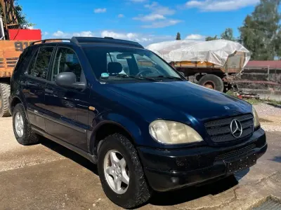 Gebraucht Mercedes ML320 218 PS (160 kW) 2000 Blau SUV