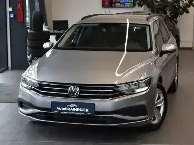 Gebraucht VW Passat 150 PS (110 kW) 2022 Silber Kombi