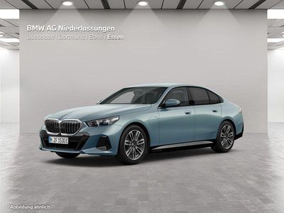 Gebraucht BMW 550e M Sport 489 PS (359 kW) 2025 Grün Limousine