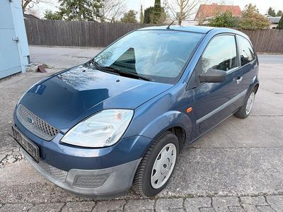 Gebraucht Ford Fiesta Ambiente 60 PS (44 kW) 2006 Blau Kleinwagen