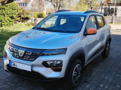 Używany Dacia Spring Comfort Plus 33 kW (45 KM) 2022 Srebrny Hatchback