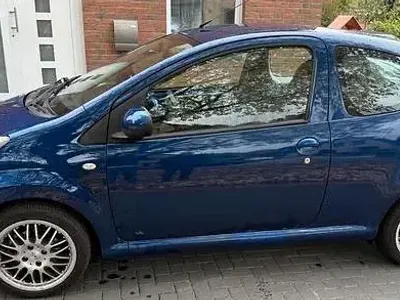 Gebraucht Toyota Aygo 69 PS (50 kW) 2008 Blau Kleinwagen