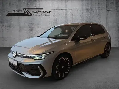 Neu VW Golf VIII R-line 150 PS (110 kW) 2025 Silber Limousine