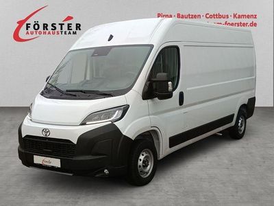 Icy white Gebraucht 2024 Toyota Proace Van / Kleinbus | 40.490 € (Teuer)