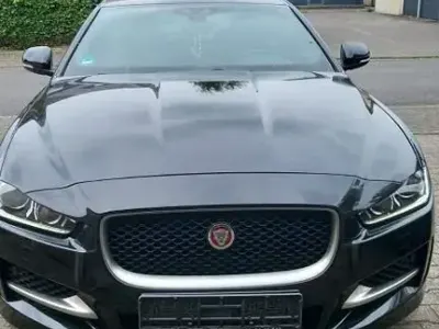 Gebraucht Jaguar XE R-Sport 179 PS (131 kW) 2018 Schwarz Limousine