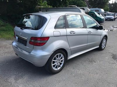 Mercedes B200