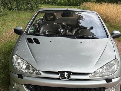 Gebraucht Peugeot 206 CC 80 PS (58 kW) 2004 Silber Cabrio