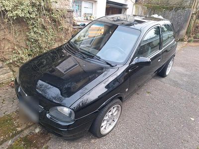Gebraucht Opel Corsa 90 PS (66 kW) 1996 Schwarz Kleinwagen