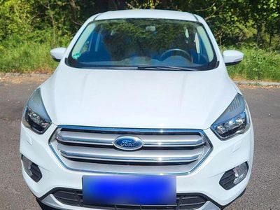 Usata Ford Kuga Trend 150 CV (110 kW) 2019 Bianco SUV