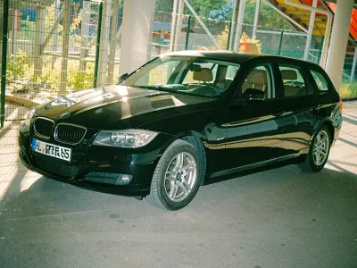 Gebraucht BMW 320 184 PS (135 kW) 2010 Schwarz Kombi
