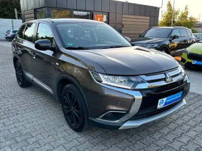 Gebraucht Mitsubishi Outlander Basis 150 PS (110 kW) 2017 Braun SUV