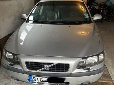 Second-hand Volvo S60 163 CP (119 kW) 2002 Argintiu Berlinǎ