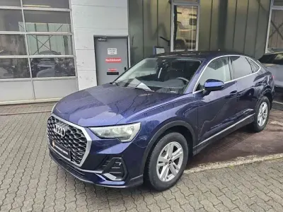 Usado Audi Q3 Sportback Ambiente 150 HP (110 kW) 2024 Azul SUV
