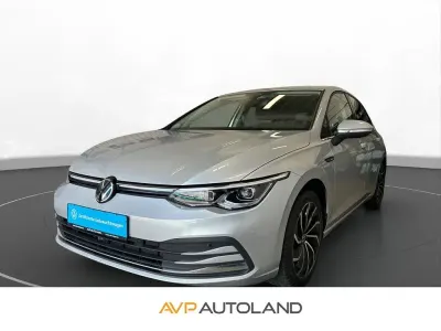 Gebraucht VW Golf VIII Style 131 PS (96 kW) 2023 Silber Limousine