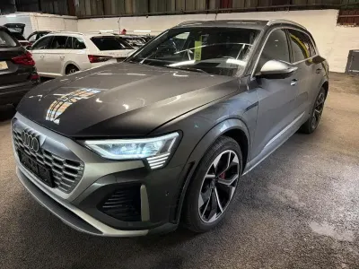 Gebraucht Audi SQ8 e-tron Ambiente 369 kW (503 PS) 2023 Daytonagrau perleffekt SUV
