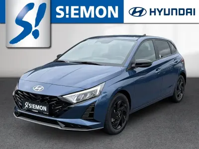 Neu Hyundai i20 Blackline 90 PS (66 kW) 2026 Blau Kleinwagen
