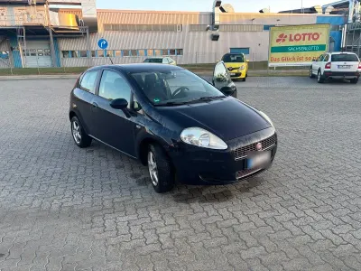 Gebraucht Fiat Grande Punto 65 PS (47 kW) 2009 Blau Kleinwagen