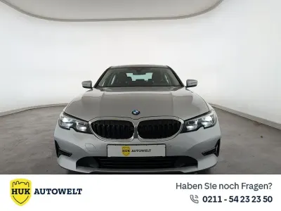 Gebraucht BMW 318 Advantage 156 PS (114 kW) 2021 Glaciersilber Limousine