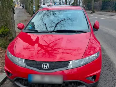 Gebraucht Honda Civic 79 PS (58 kW) 2011 Rot Limousine