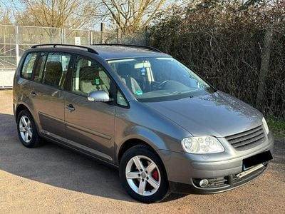 Second-hand VW Touran 105 CP (77 kW) 2005 Gri Monovolum