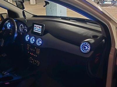 Gebraucht Mercedes B200 136 PS (100 kW) 2012 Weiß Van / Kleinbus