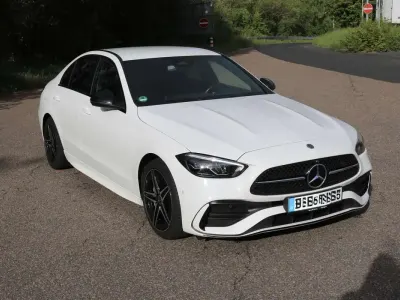 Gebraucht Mercedes C220 200 PS (147 kW) 2021 Weiß Limousine
