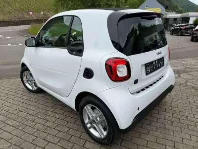 Gebraucht Smart ForTwo Coupé 60 kW (82 PS) 2022 Weiß Coupé