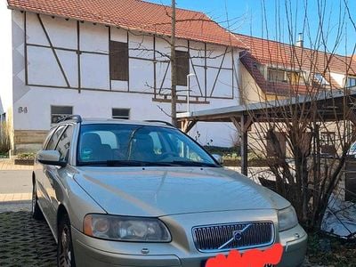 Begagnad Volvo V70 170 HK (125 kW) 2007 Guld Kombi