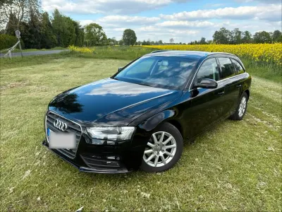 Gebraucht Audi A4 130 PS (95 kW) 2014 Schwarz Kombi