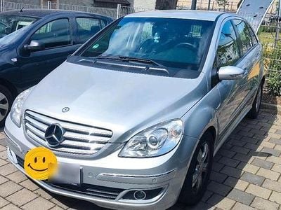 Mercedes B180