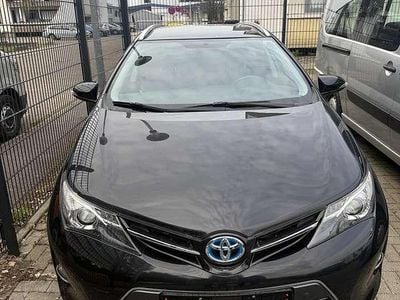 Toyota Auris Hybrid