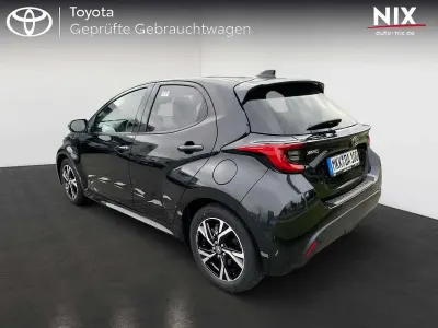 Gebraucht Toyota Yaris Hybrid Comfort 116 PS (85 kW) 2025 Schwarz Limousine