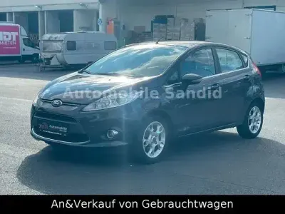 Gebraucht Ford Fiesta Titanium 82 PS (60 kW) 2012 Grau Kleinwagen