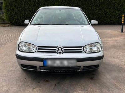 Silber Gebraucht 2002 VW Golf IV Kleinwagen | 1.250 € (Fairer Preis)