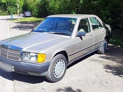 Second-hand Mercedes 190 90 CP (66 kW) 1986 Argintiu Berlinǎ