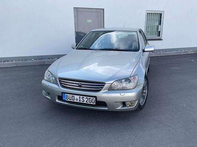 Lexus IS200