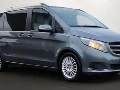 Mercedes V220