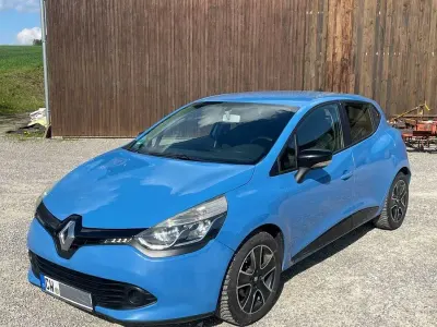 Używany Renault Clio IV Dynamique 90 KM (66 kW) 2013 Niebieski Hatchback