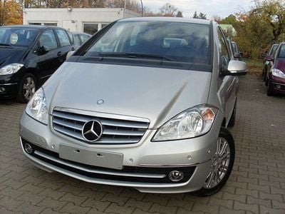 Gebraucht Mercedes A200 Elegance 136 PS (100 kW) 2011 Silber Van / Kleinbus