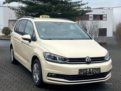 Second-hand VW Touran 150 CP (110 kW) 2024 Bej Monovolum
