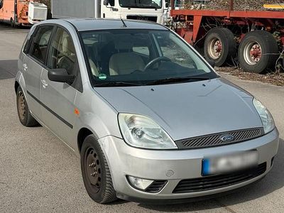 Gebraucht Ford Fiesta 80 PS (58 kW) 2005 Beige Kleinwagen