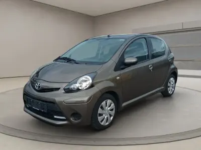 Gebraucht Toyota Aygo Cool 68 PS (50 kW) 2014 Braun Kleinwagen