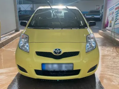 Gebraucht Toyota Yaris 69 PS (50 kW) 2009 Gelb Kleinwagen