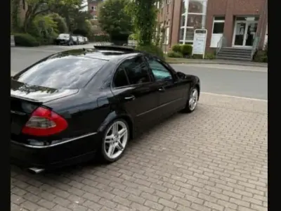 Gebraucht Mercedes E280 Avantgarde 190 PS (139 kW) 2007 Schwarz Limousine