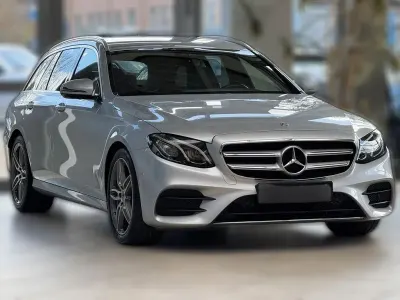 Gebraucht Mercedes E220 194 PS (142 kW) 2019 Silber metallic