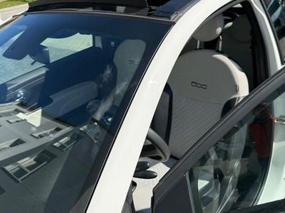 Second-hand Fiat 500 Dolcevita 71 CP (52 kW) 2021 Alb Berlinǎ
