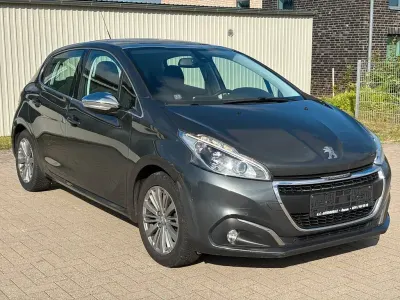 Gebraucht Peugeot 208 Allure 82 PS (60 kW) 2016 Grau Kleinwagen