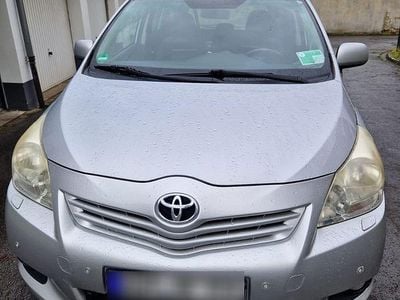 Gebraucht Toyota Verso 147 PS (108 kW) 2009 Grau Van / Kleinbus