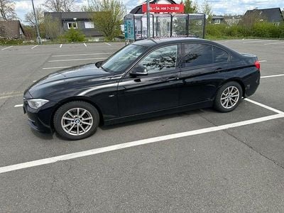 Second-hand BMW 318 Sport Line 143 CP (105 kW) 2013 Negru Berlinǎ