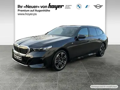 Gebraucht BMW 520 M Sport 197 PS (144 kW) 2025 Grau Kombi